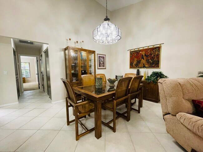 Photo - 354 SW 28th Ave