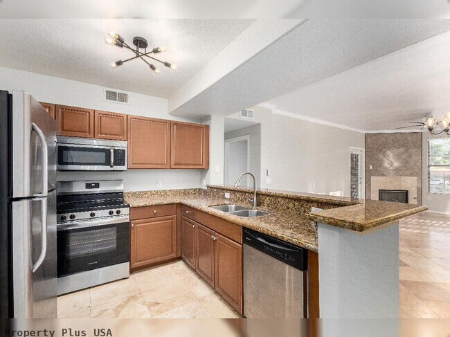 "Spacious 2-Bed, 2-Bath Condo Retreat in Scottsdale's Prime Location - 1,146 Sq Ft of Comfort!"