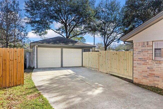 Photo - 29018 Elmwood Dr