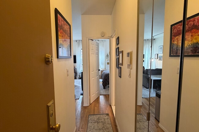 Photo - 160 E 91st St