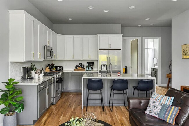 Photo - 962 Youngs Ln Unit ID1051748P