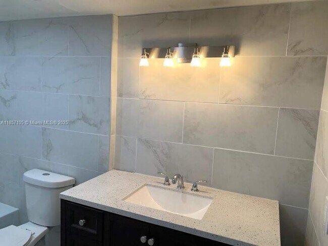 Building Photo - 1301 NE Miami Gardens Dr Unit 1622W Rental