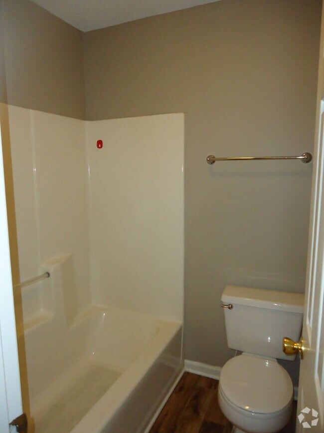 Building Photo - Comfy 3 Bedroom/2 Bath in Blue Pool!!! Rental