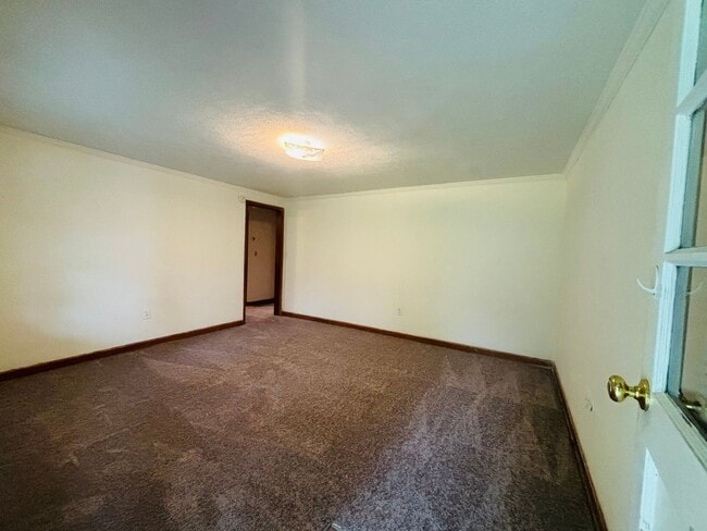 Photo - 208 Broce Dr Unit 3