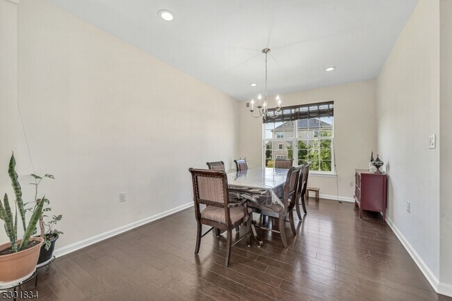 Photo - 8 Wellesley Ave