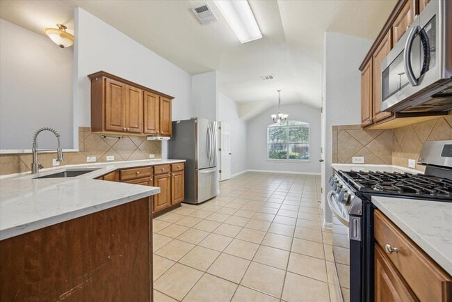 3813 Bandice Ln