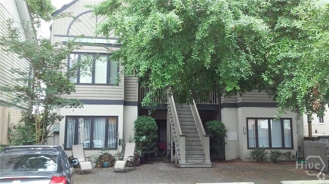 Building Photo - 315 E Hall St Rental