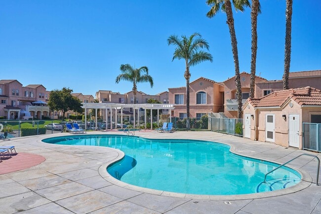 River Ranch Townhomes & Apartments