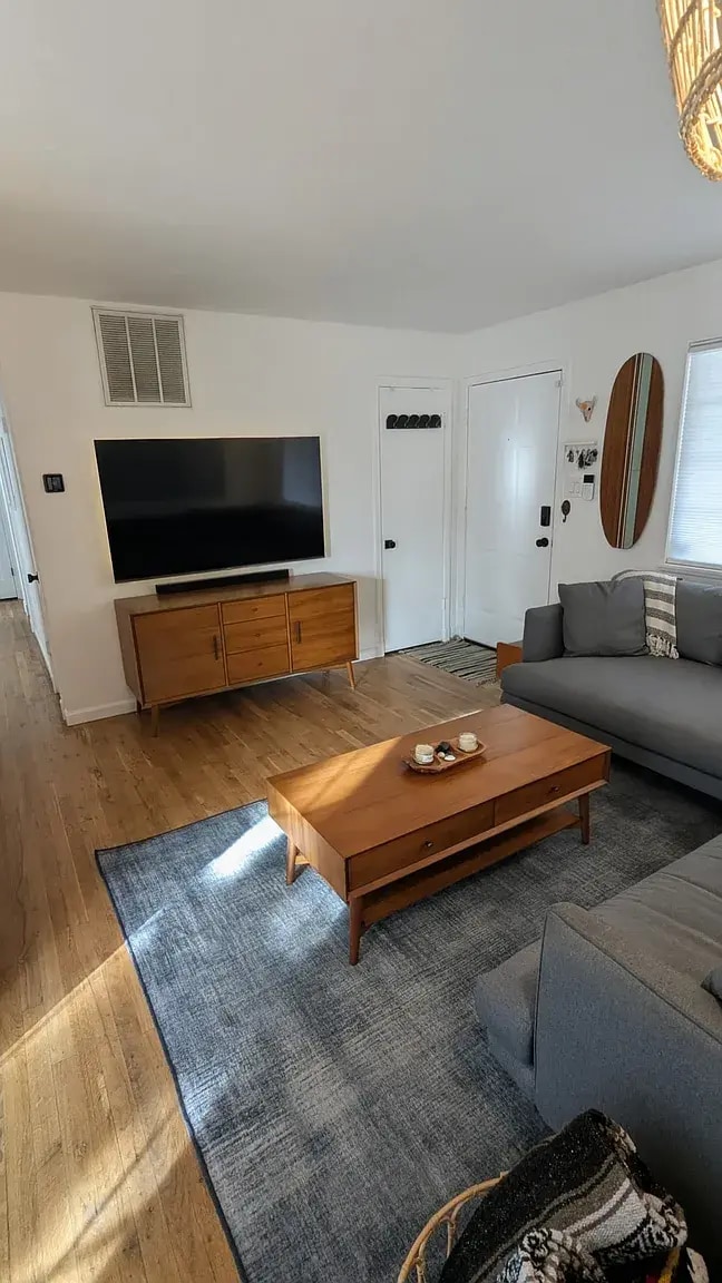 Photo - 3370 Downey Ave