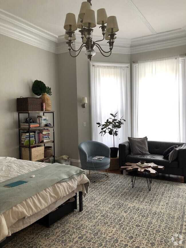 Building Photo - 307 Beacon St Rental