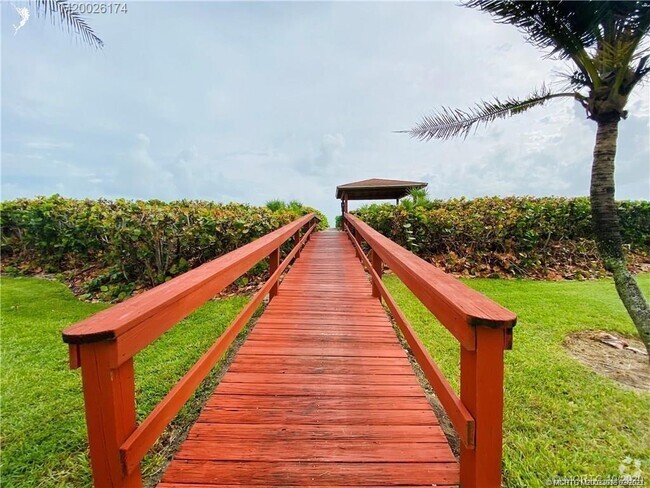 Building Photo - 7430 S Ocean Dr Unit 619B Rental