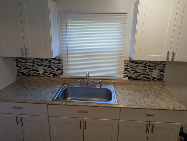 Photo - 204 Wesley St