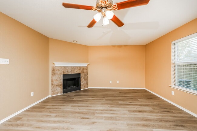 Photo - 2405 Becard Dr