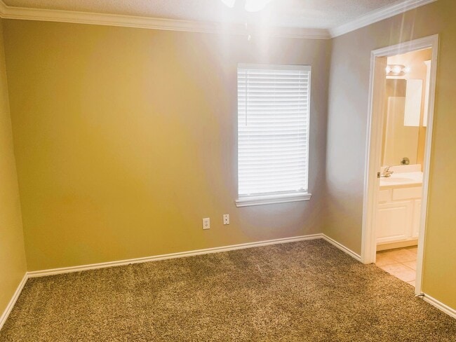 Photo - 802 N Englewood Ave Unit B