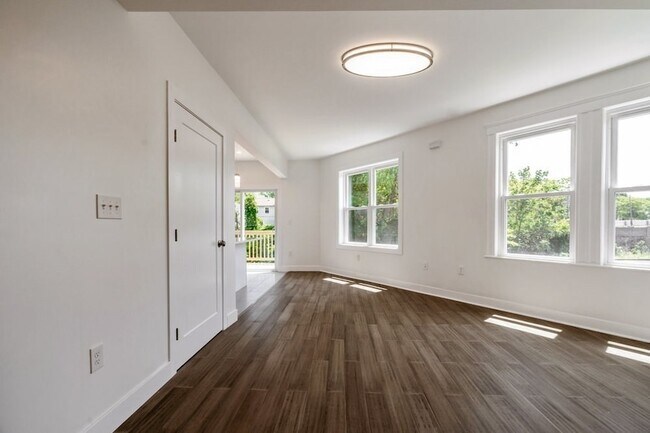 Photo - 82 Ballou Ave Unit 3