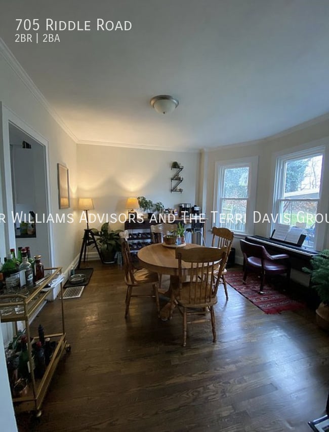 Photo - 705 Riddle Rd