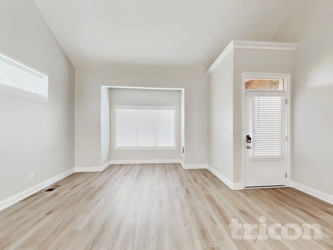 Photo - 839 S Westland Ave