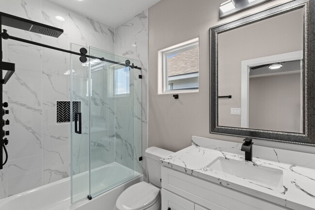 Building Photo - 7925 Colonial Ln