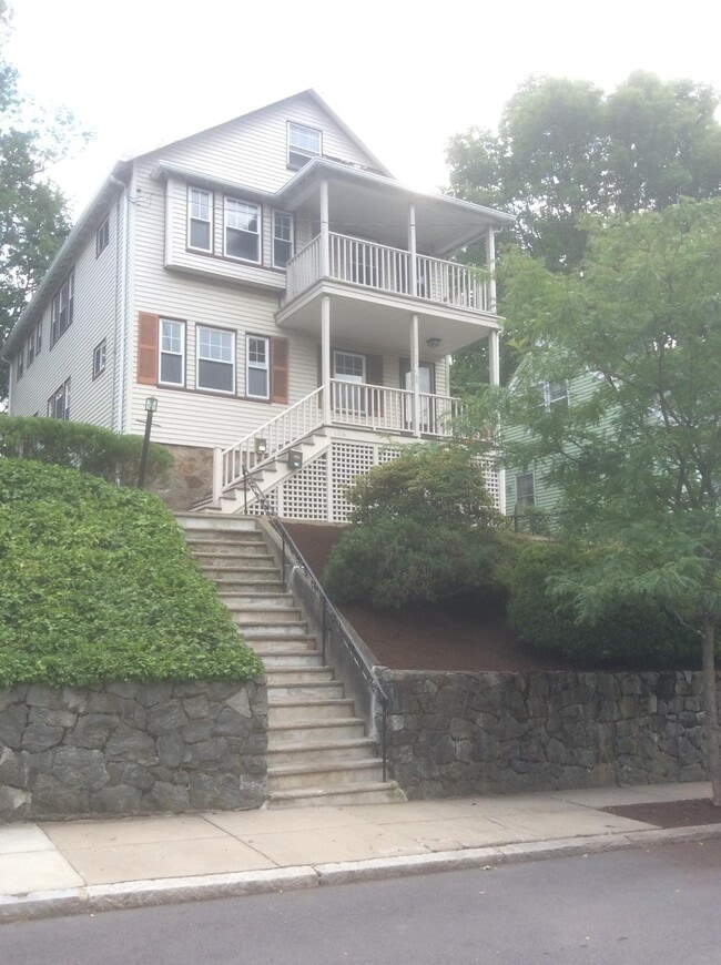 Building Photo - 106 Bennett St Unit #2