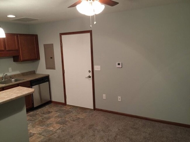 Photo - 1413 Hennessey St Unit 122