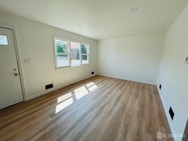 Photo - 18 Millstone Rd