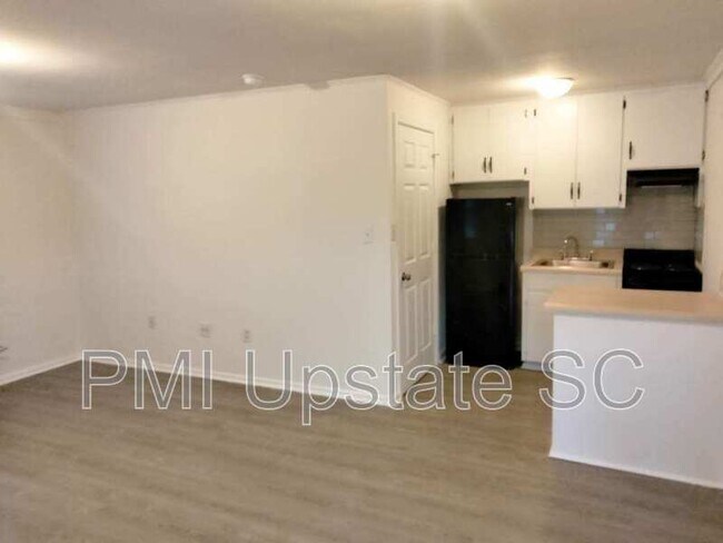 Photo - 201 Chandler Dr Unit Apt 2A