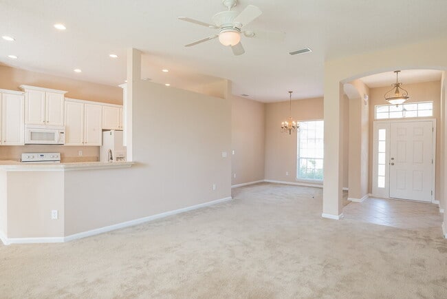 Photo - 744 Flowers St