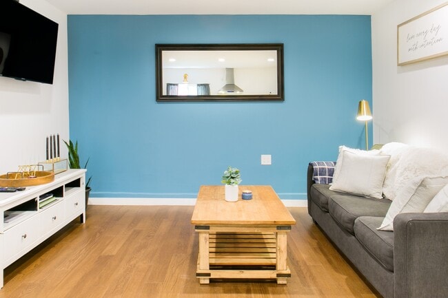 coffee table - 5534 Alcove Ave Unit 2