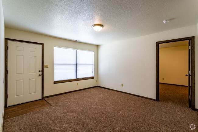 2BR / 2BA Small (Remodeled) - 872 SF