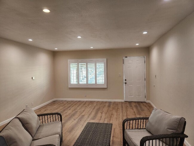 Photo - 2226 Mathews Ave Unit APT A