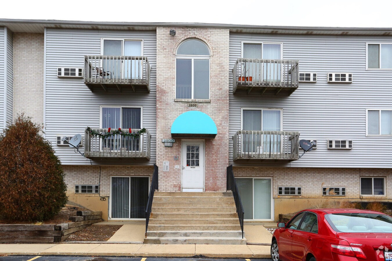 Building - Grandville Court Apartments