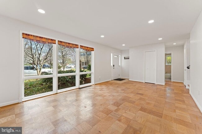 Photo - 6337 Beryl Rd