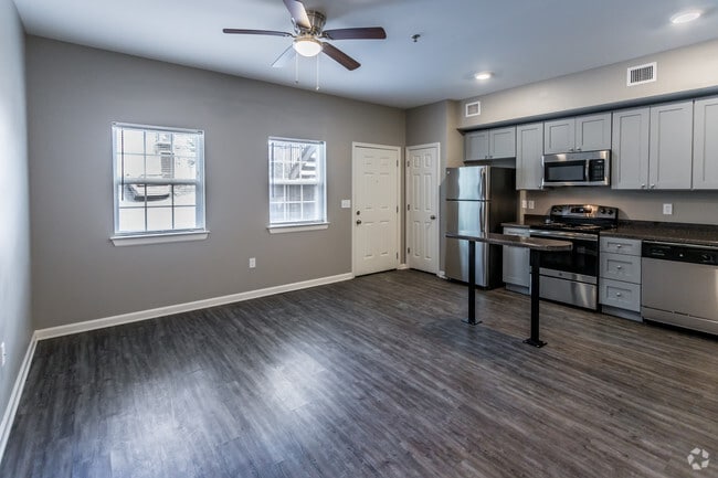 1 BR, 1 BA - 633 SF - Living Area - Georgetown Apartments