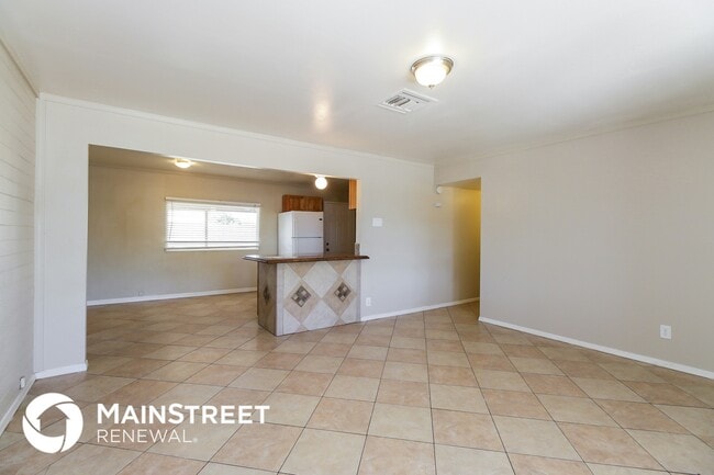 Photo - 3908 W Lewis Ave