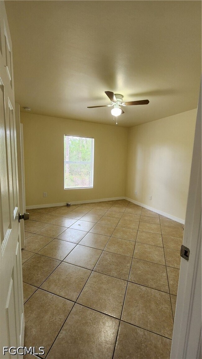 2118 Snead Dr