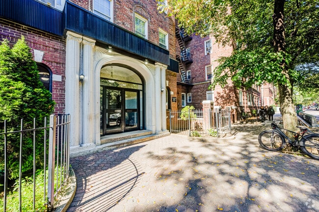 Photo - 88-11 Elmhurst Ave