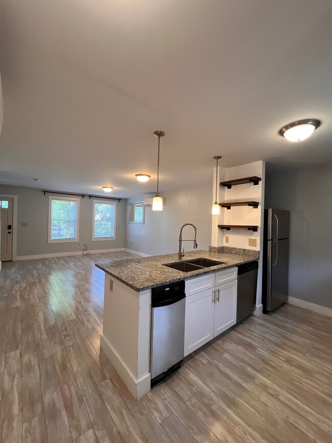Photo - 20 Bridgham St