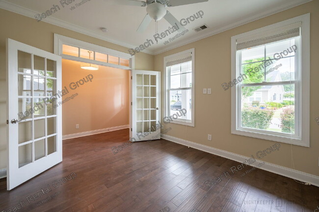 Photo - 121 Champions Village Dr