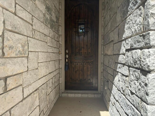 Photo - 324 Old Trinity Way