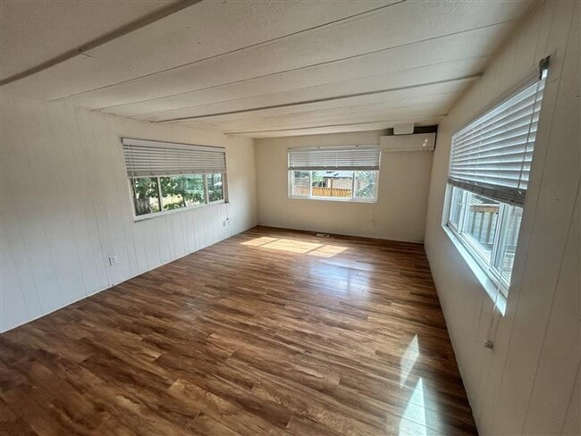 3667 Waldron Dr
