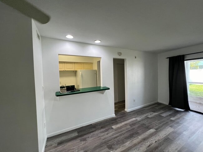 Photo - studio apartment Unidad 22302 Vick St #112