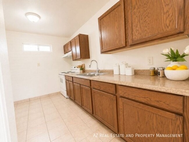 Photo - 1229 W Pierce St Unit 2
