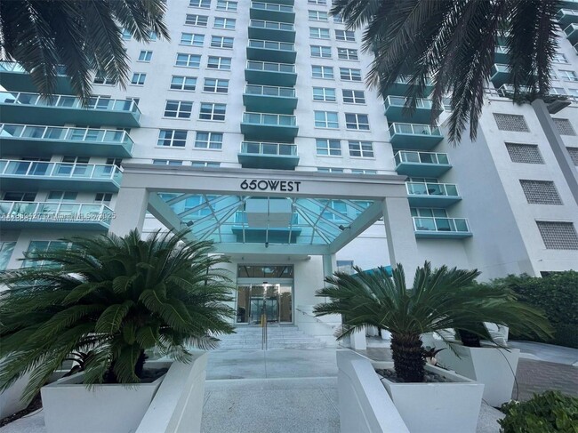 Building Photo - 650 West Ave Unit 1206 Rental