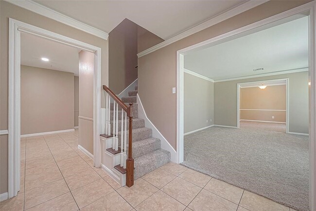 Building Photo - 6534 Bayonne Dr Rental