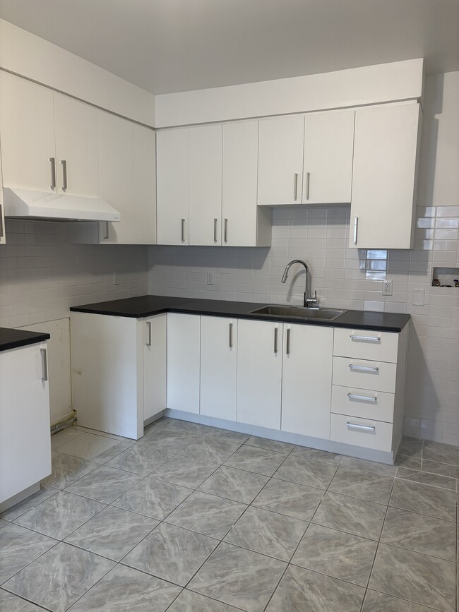 Photo - 7545 Av Stuart Unité 3