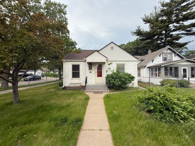 Front - 3901 Thomas Ave N Casa Unidad 3901