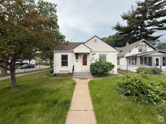 Building Photo - 3901 Thomas Ave N Unit 3901 Rental
