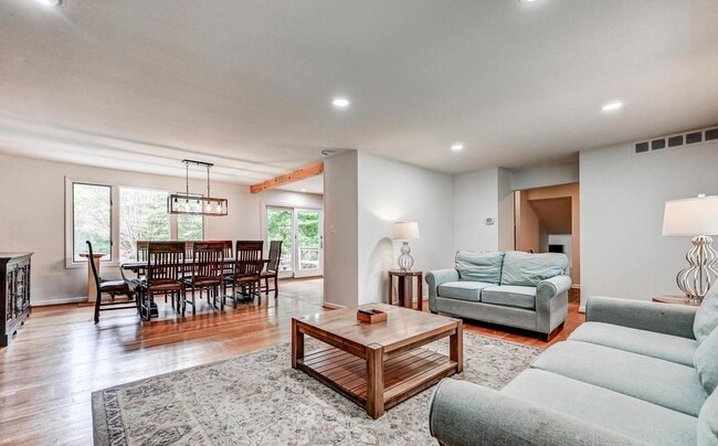 Photo - 206 Dunbeath Ct