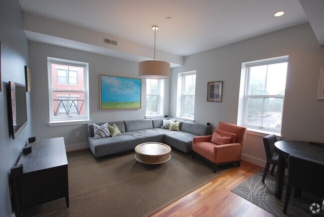Building Photo - 655 Tremont St Unit 4 Rental