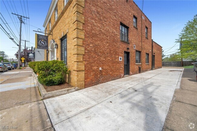 Building Photo - 12900 Madison Ave Unit 2 Rental